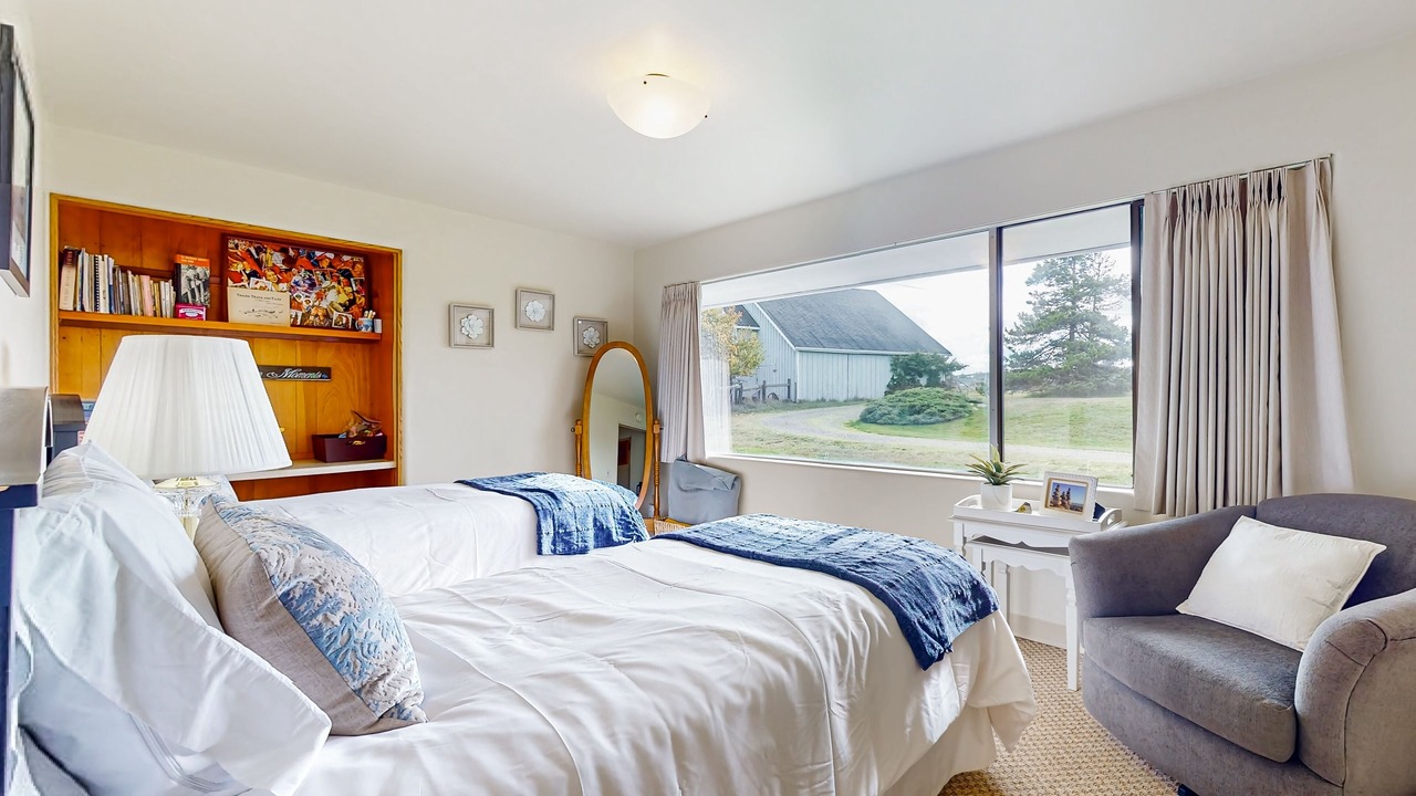 Photo of Bedroom in Mains Farm