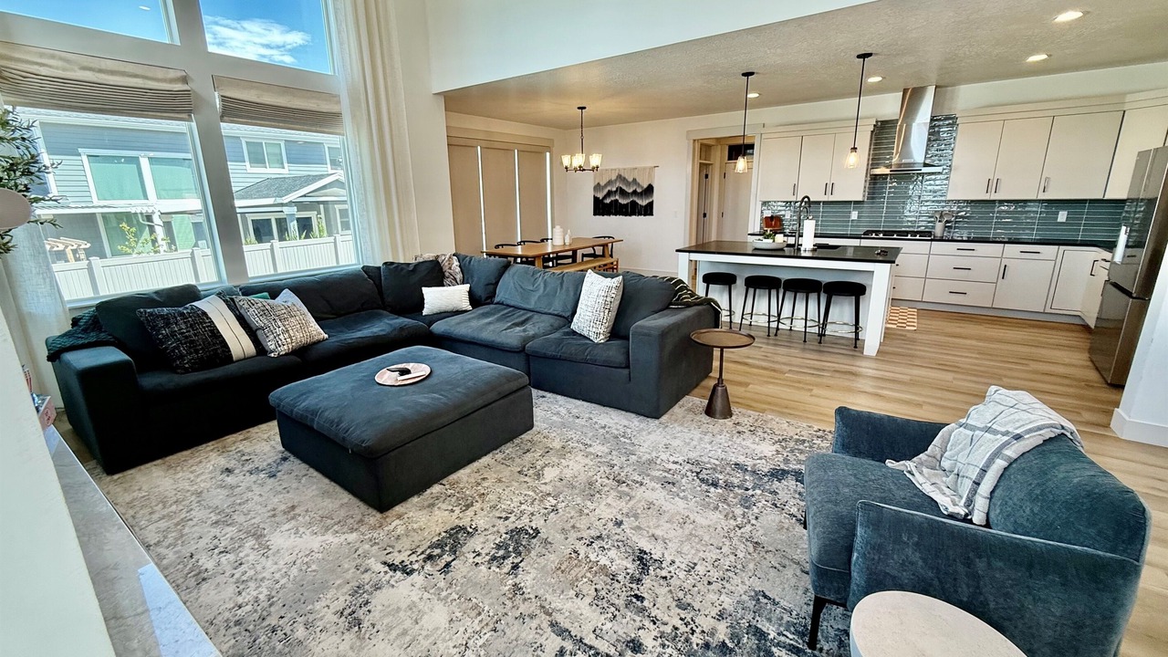 Photo of Livingroom in Lehi