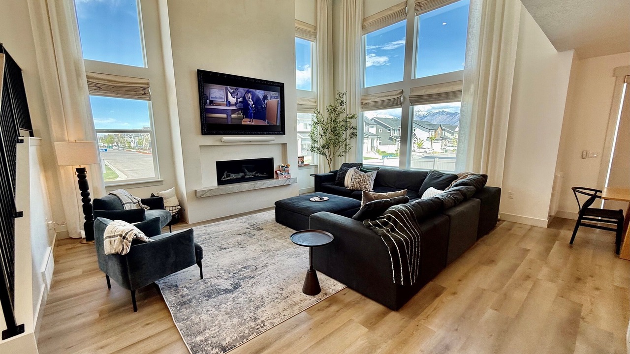 Photo of Livingroom in Lehi