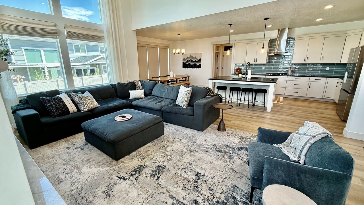 Photo of Livingroom in Lehi