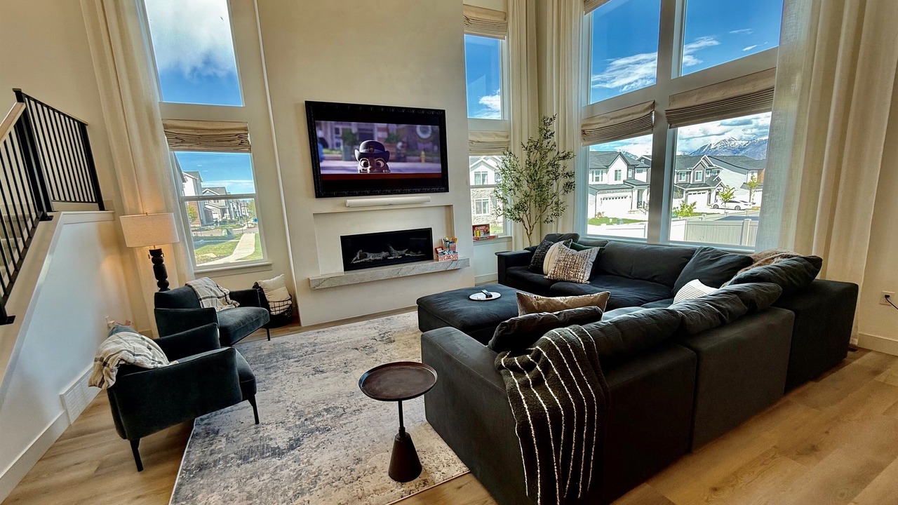 Photo of Livingroom in Lehi