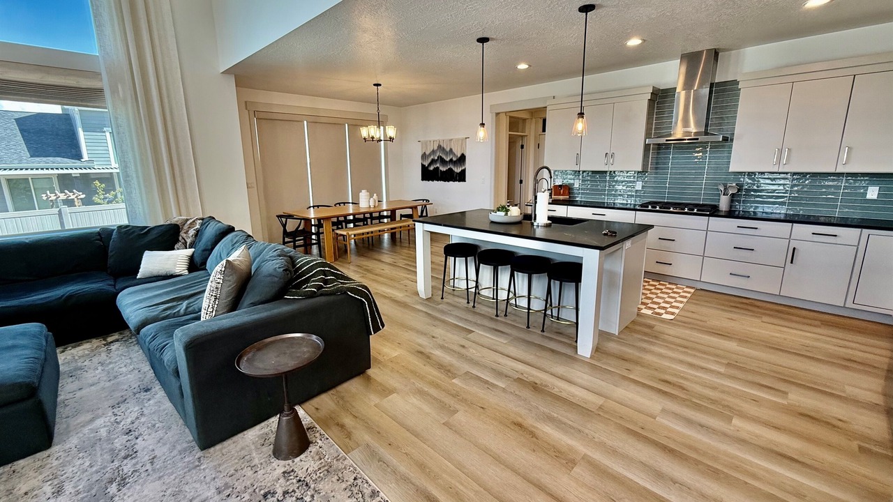 Photo of Livingroom in Lehi