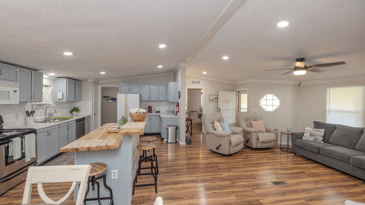 Photo of Livingroom in Graford