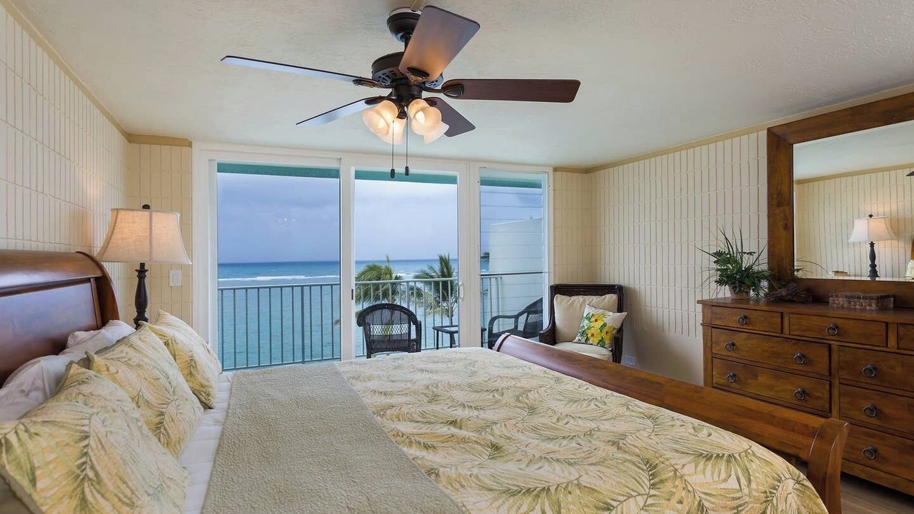 Photo of Others in Punaluu