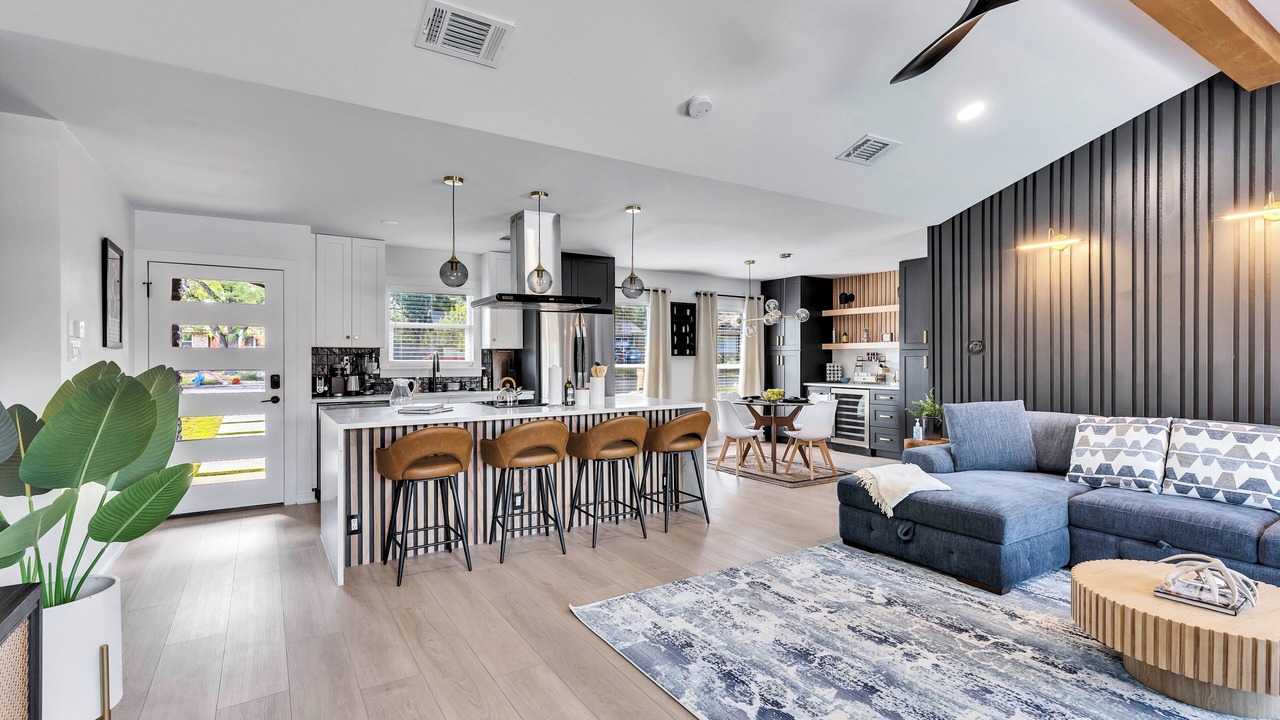 Photo of Livingroom in South Manchaca