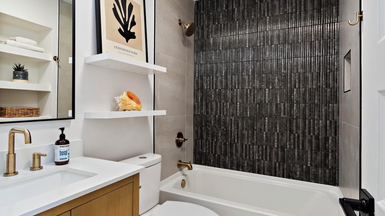 Photo of Bathroom in South Manchaca