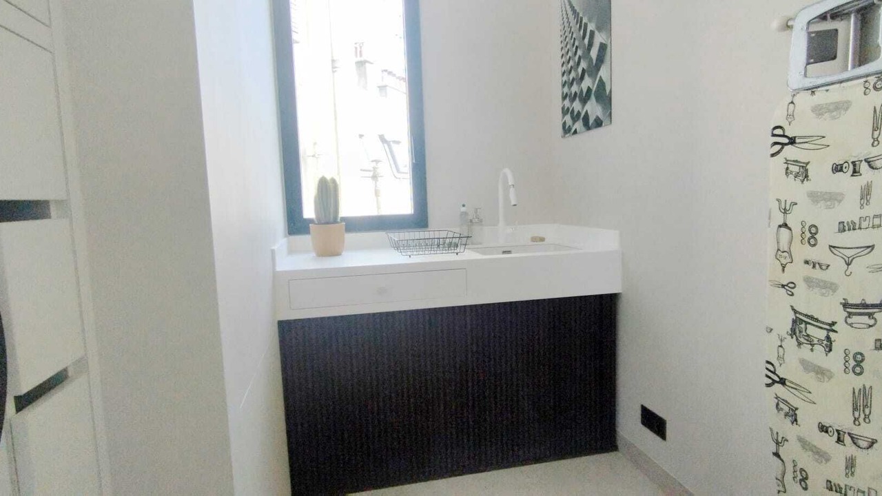 Photo of Bathroom in 17th Arrondissement