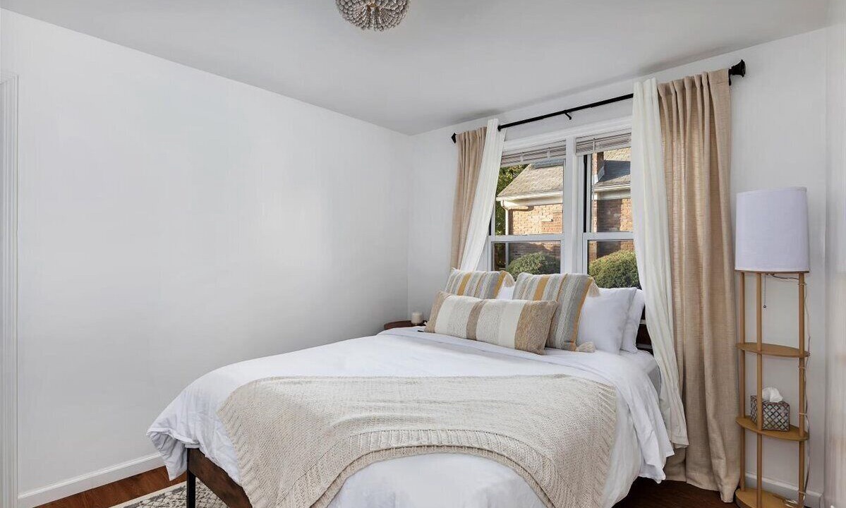 Photo of Bedroom in Troy