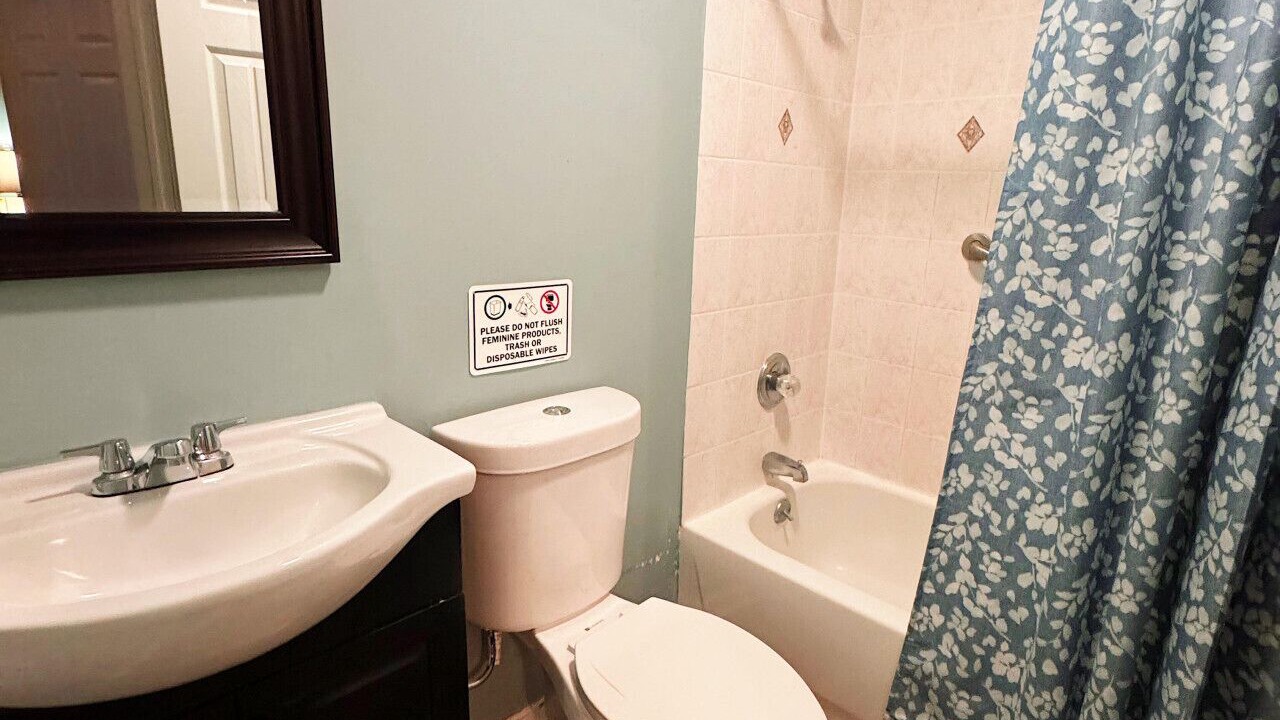 Photo of Bathroom in Union City