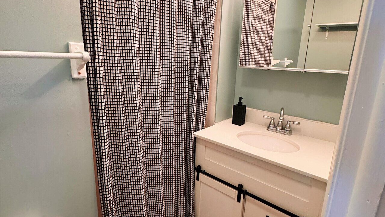 Photo of Bathroom in Union City