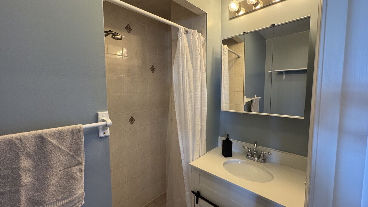 Photo of Bathroom in Union City