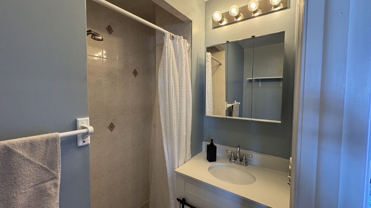 Photo of Bathroom in Union City