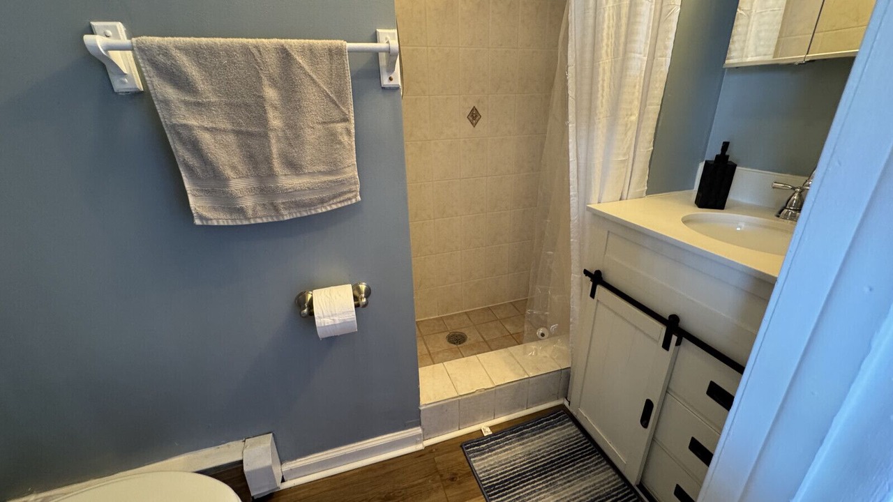 Photo of Bathroom in Union City