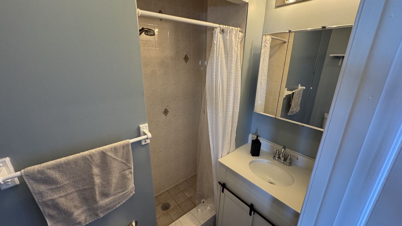 Photo of Bathroom in Union City