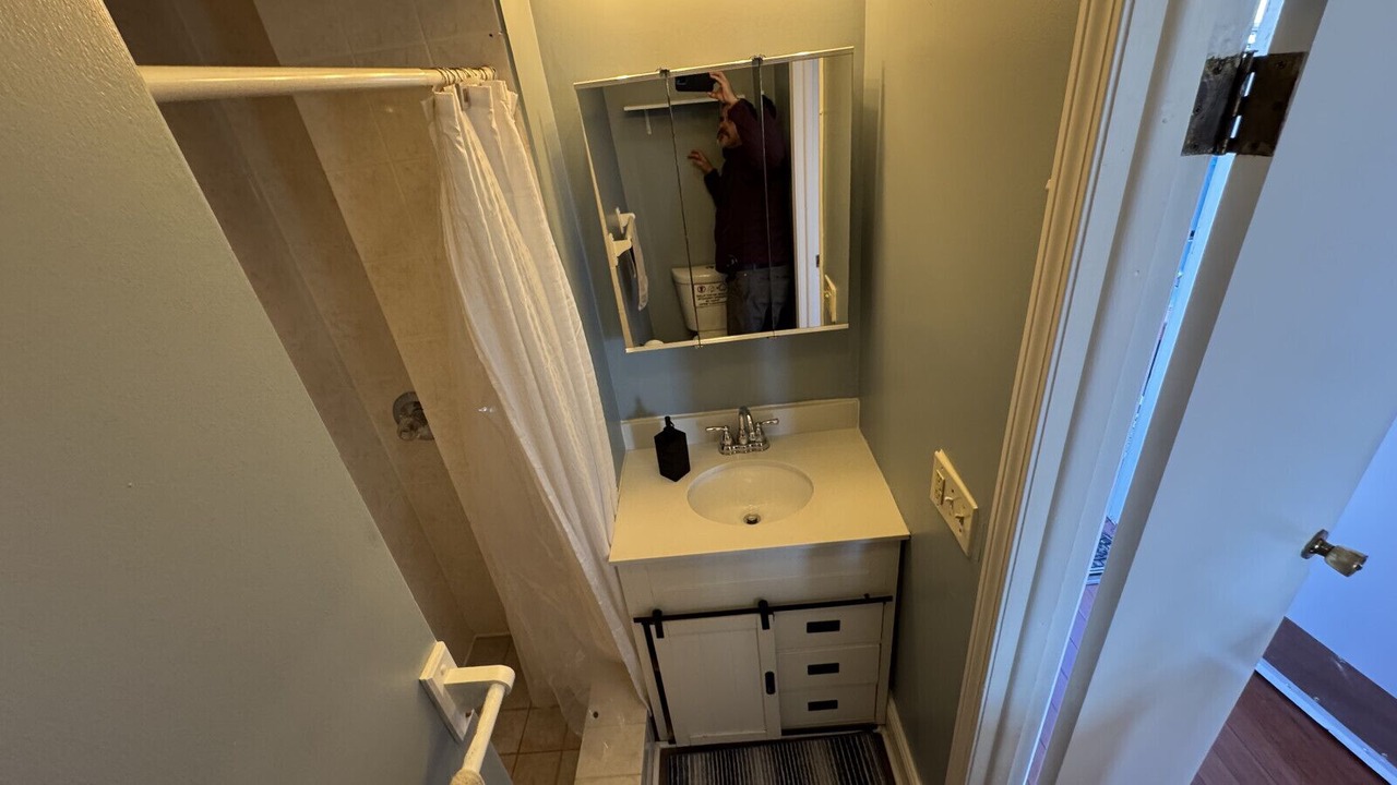 Photo of Bathroom in Union City