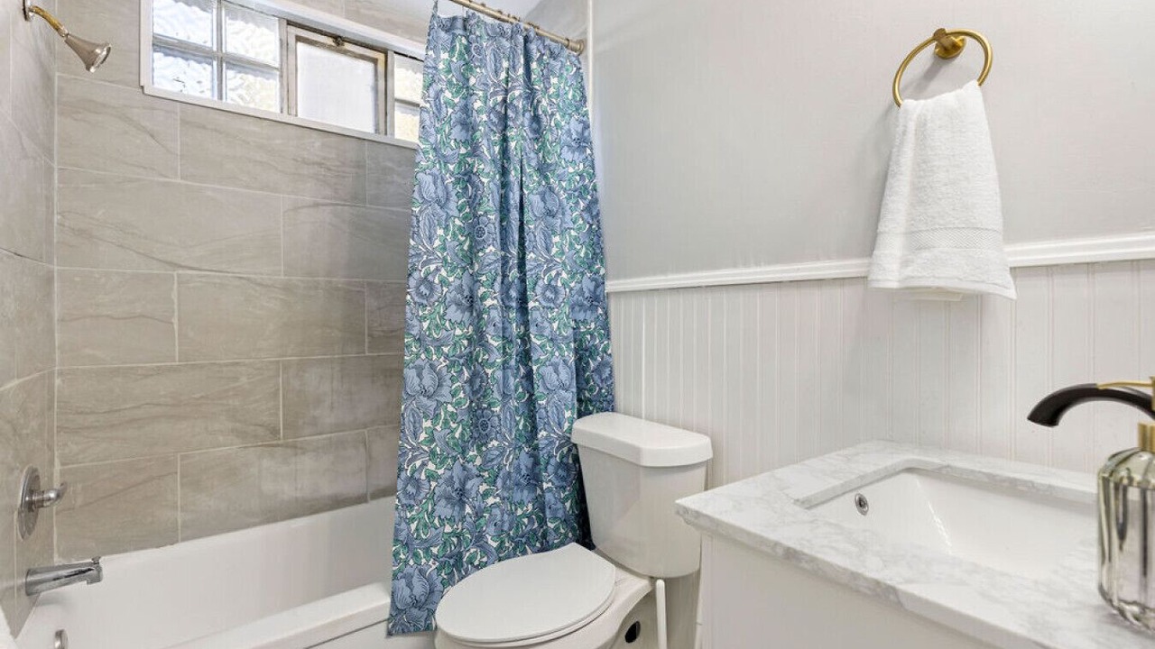 Photo of Bathroom in Maple Heights