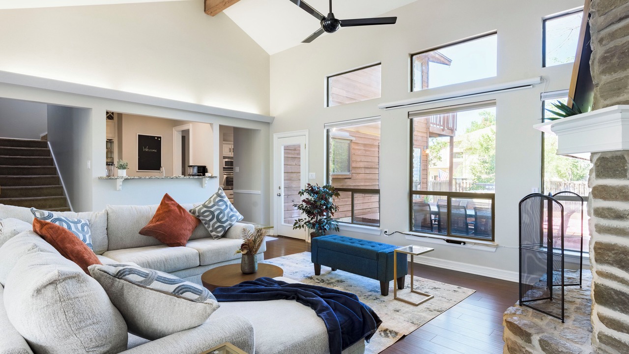 Photo of Livingroom in Lakeway
