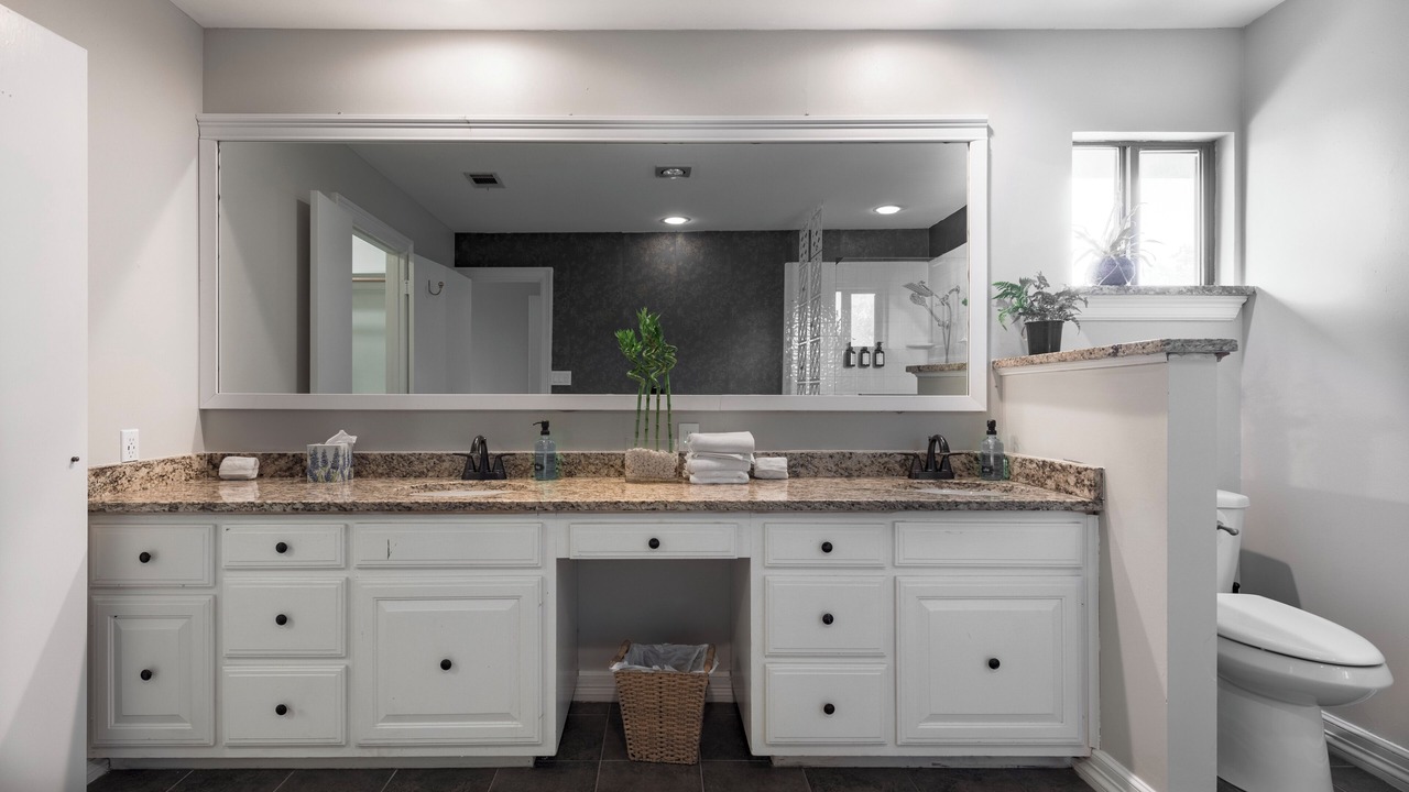 Photo of Bathroom in Lakeway