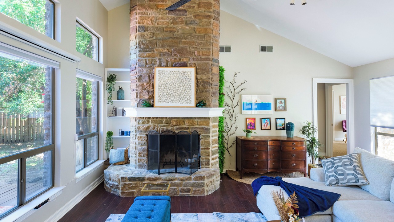 Photo of Livingroom in Lakeway
