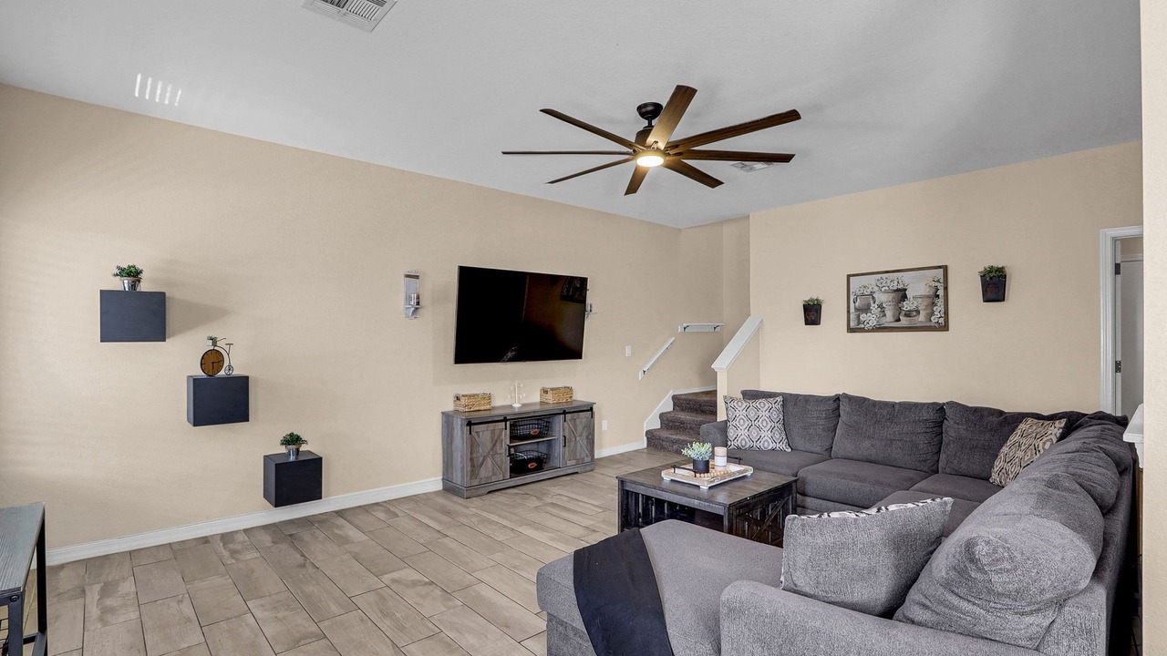 Photo of Livingroom in Biggs Field