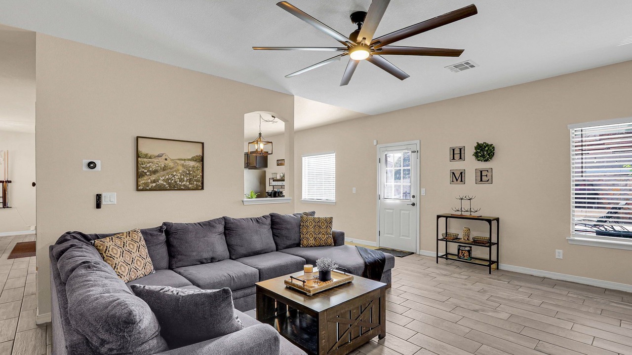 Photo of Livingroom in Biggs Field