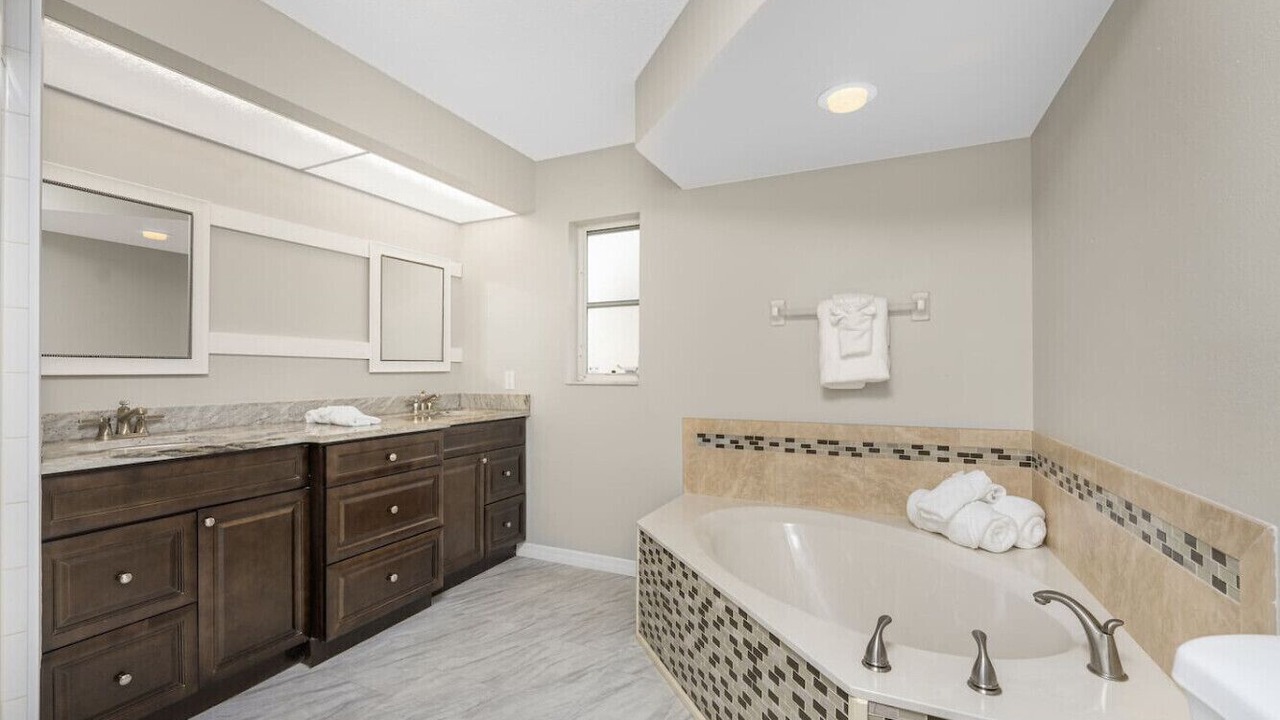 Photo of Bathroom in Broadmoor