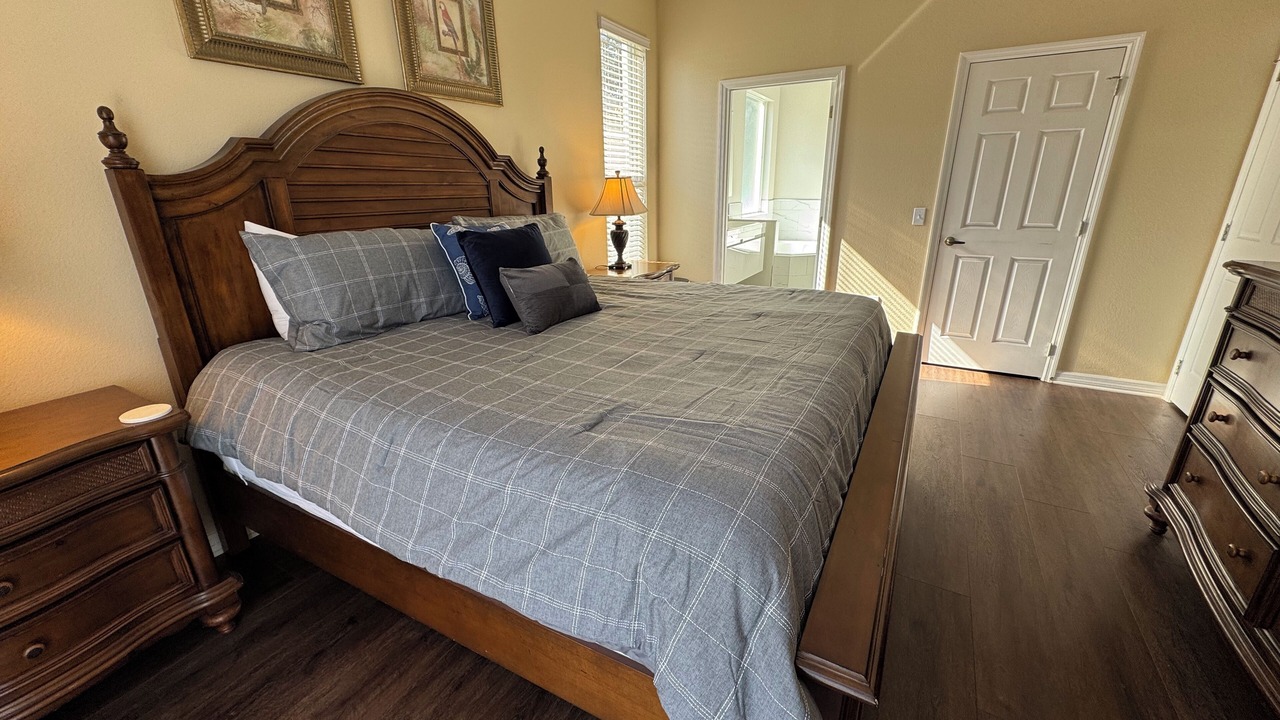 Photo of Bedroom in Lake Berkley