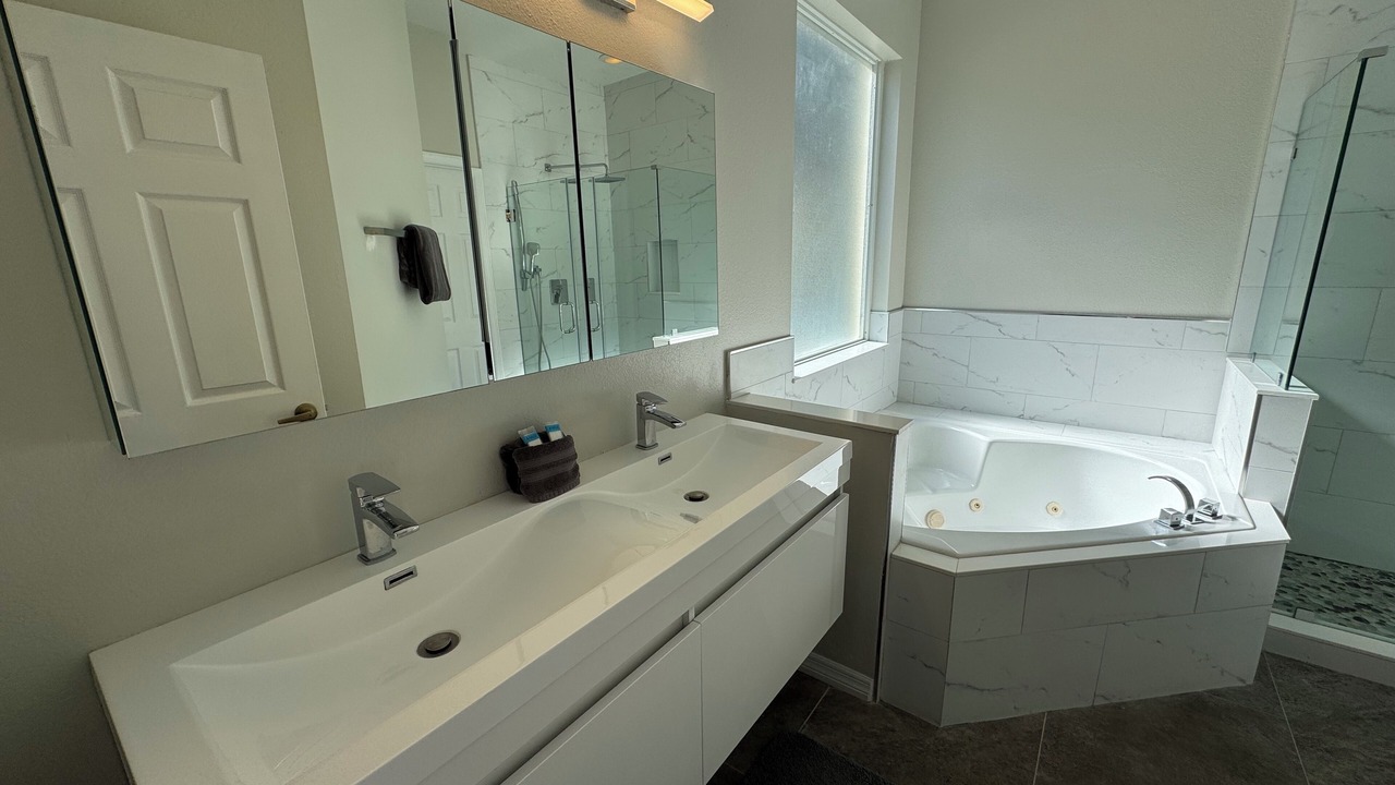 Photo of Bathroom in Lake Berkley
