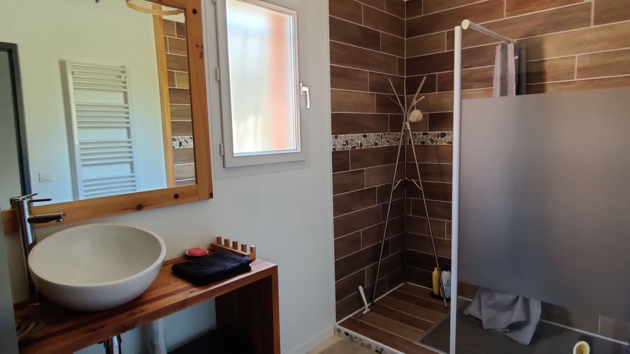 Photo of Bathroom in Laroque