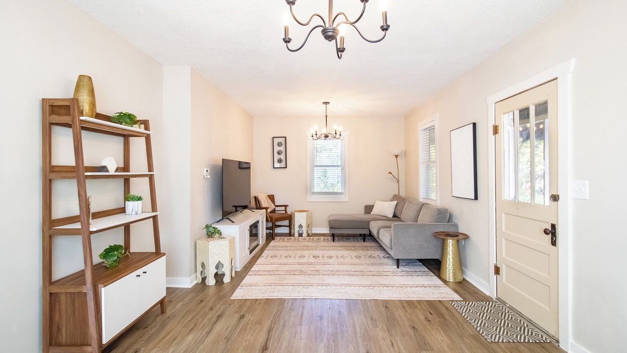 Photo of Livingroom in Eudora