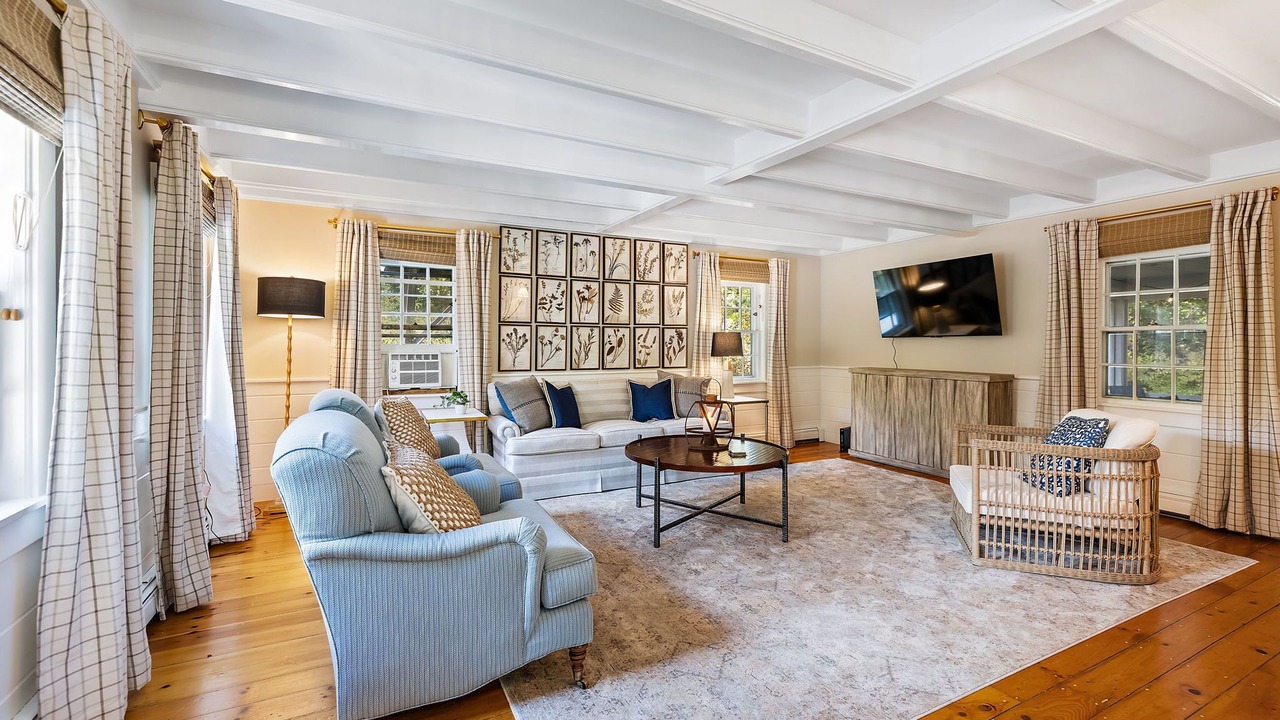 Photo of Livingroom in East Harwich