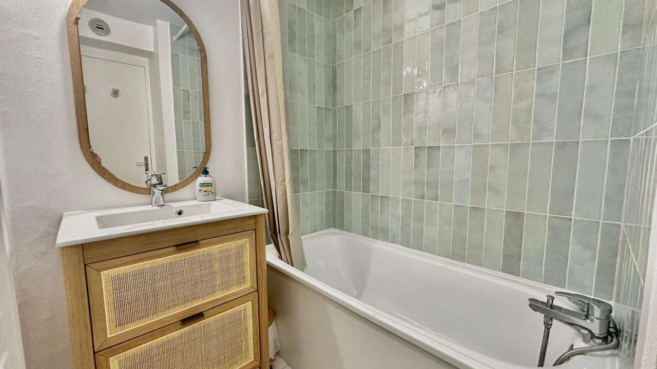 Photo of Bathroom in Bernieres-sur-Mer