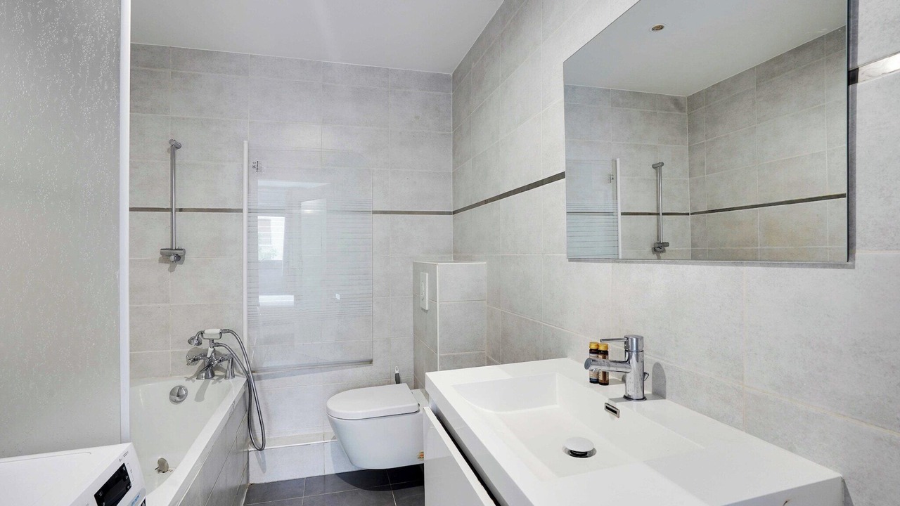 Photo of Bathroom in Levallois-Perret