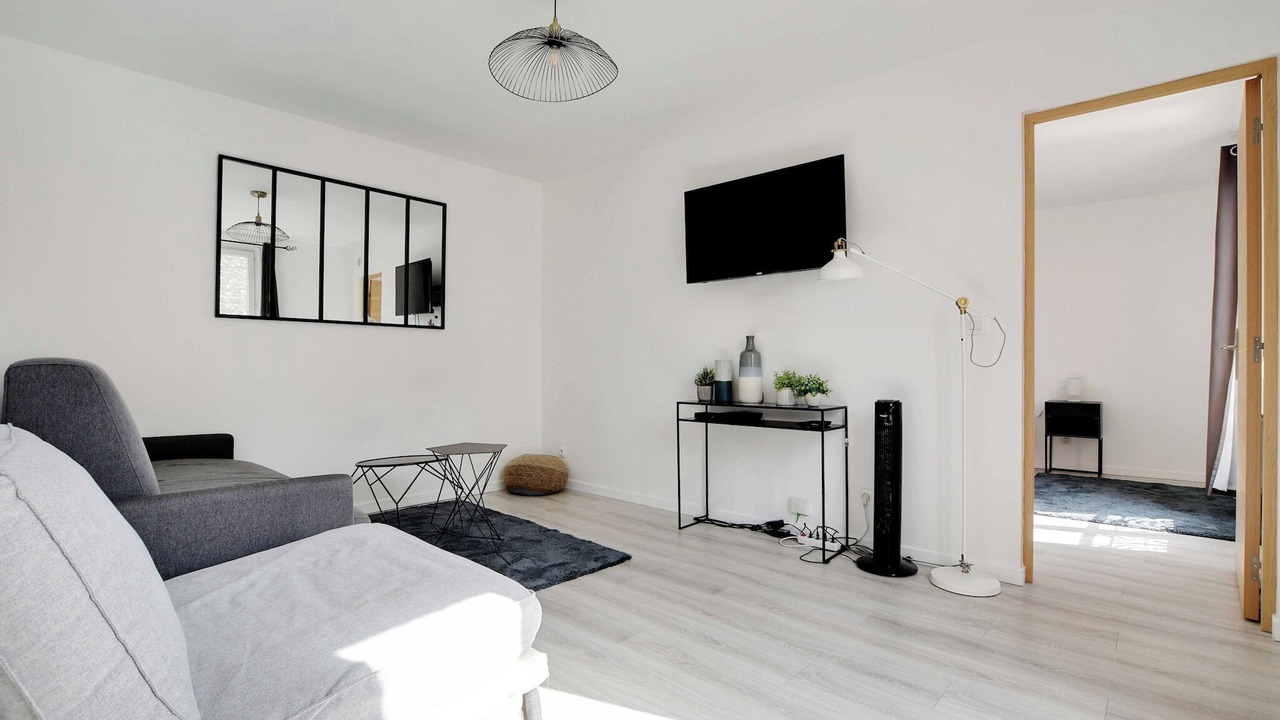 Photo of Livingroom in 19th Arrondissement