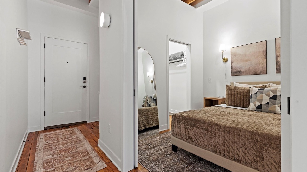 Photo of Bedroom in Crossroads Arts District