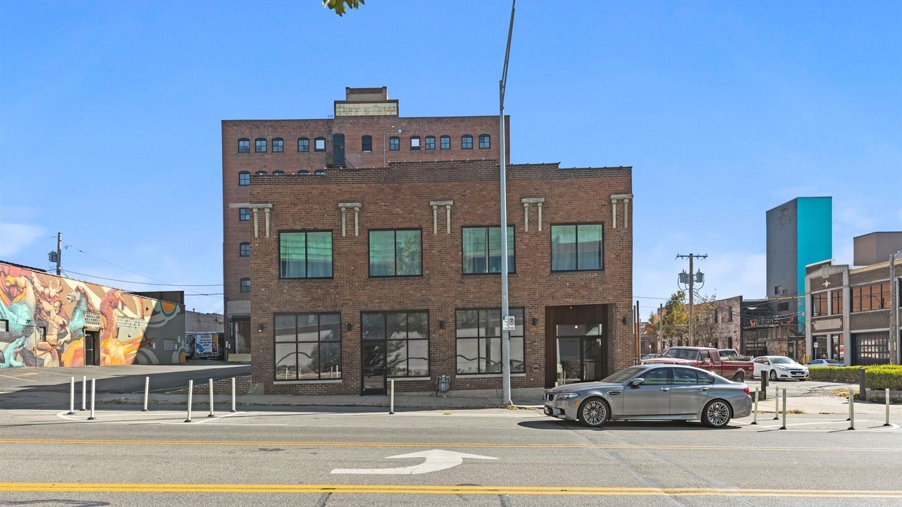 Photo of Outdoor in Crossroads Arts District