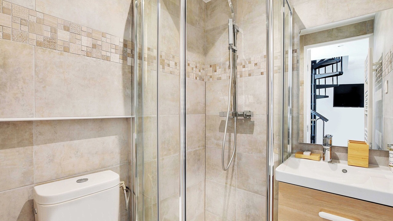Photo of Bathroom in Le Kremlin-Bicetre