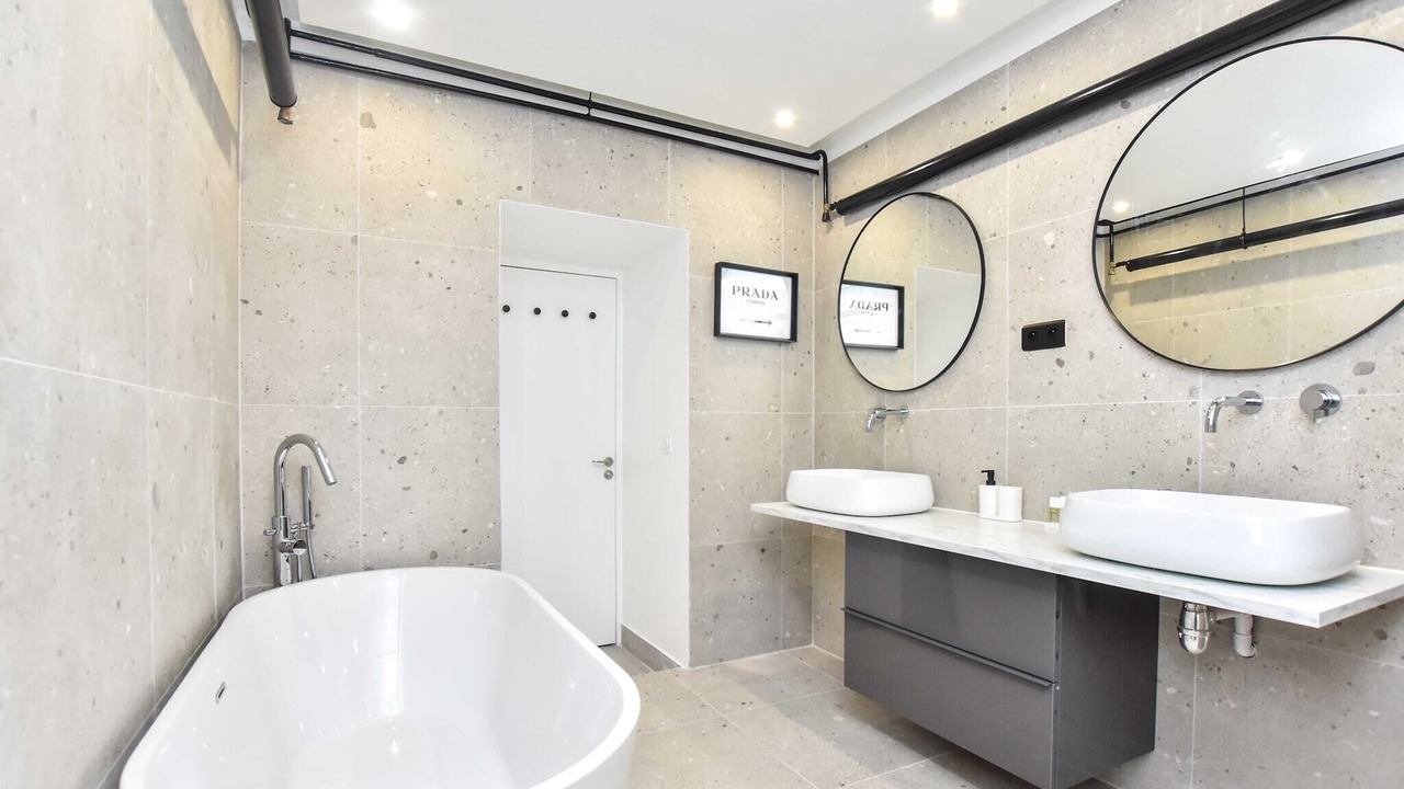 Photo of Bathroom in Porte-Dauphine