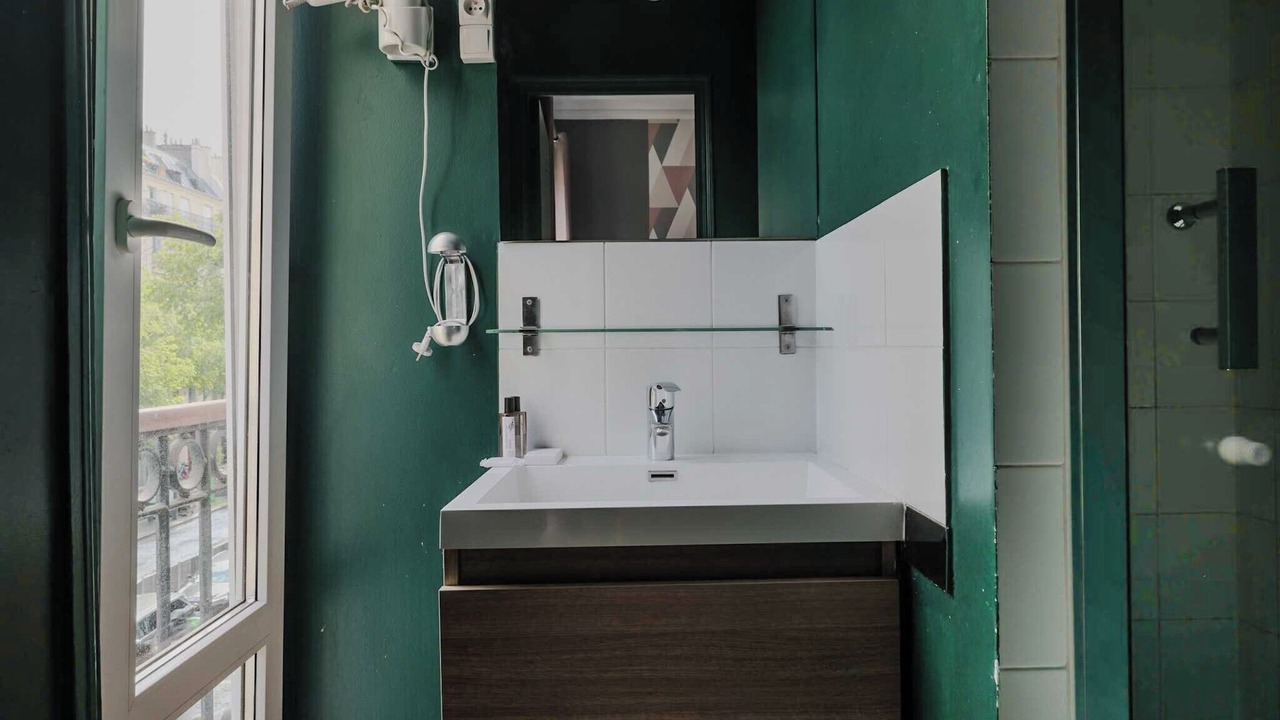 Photo of Bathroom in Porte-Saint-Martin