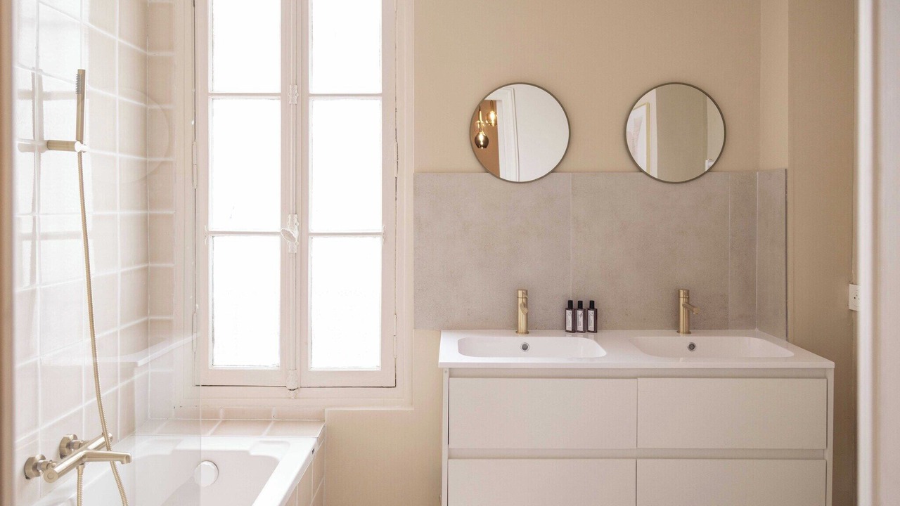 Photo of Bathroom in 15th Arrondissement