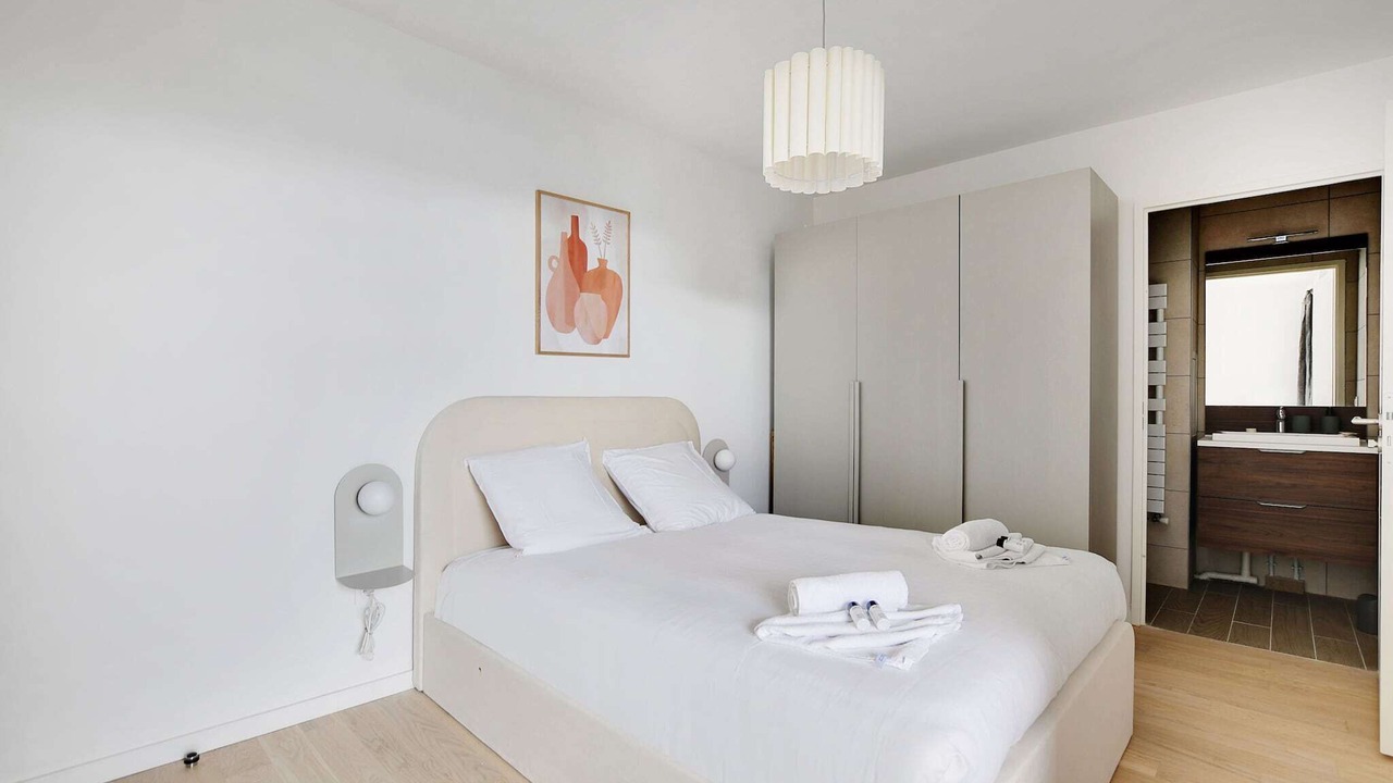 Photo of Bedroom in Clichy