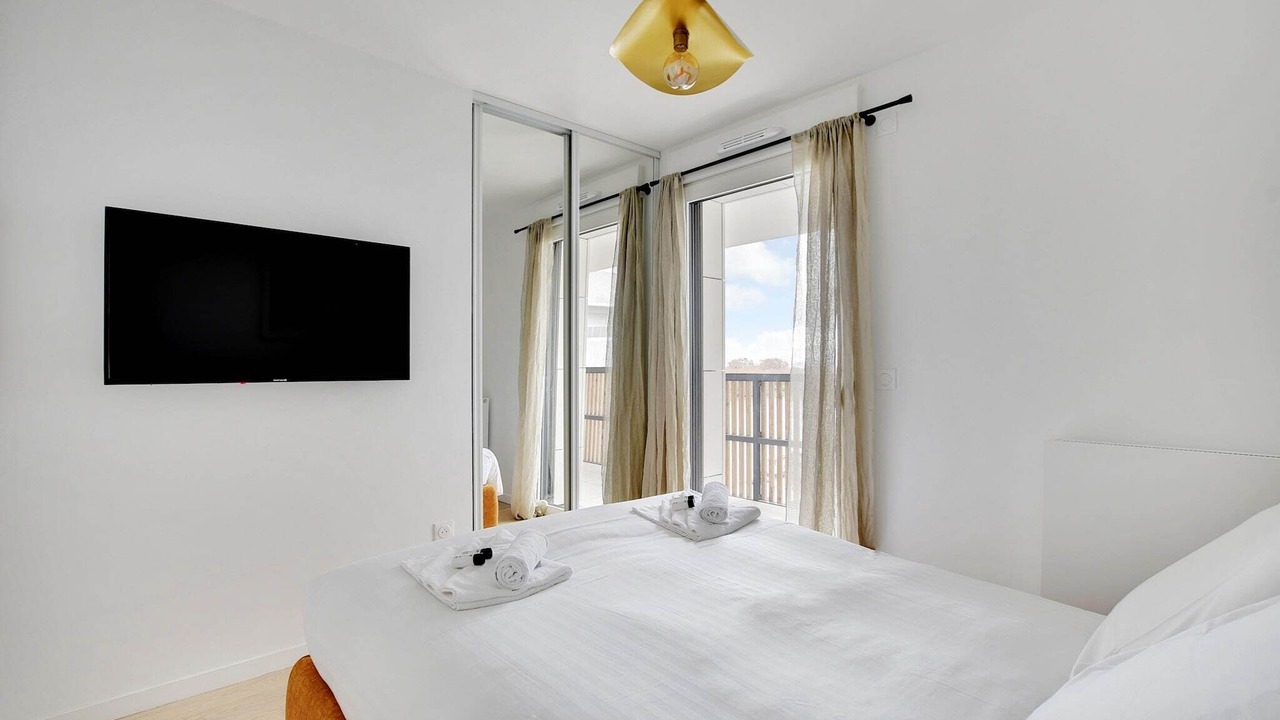 Photo of Bedroom in Clichy