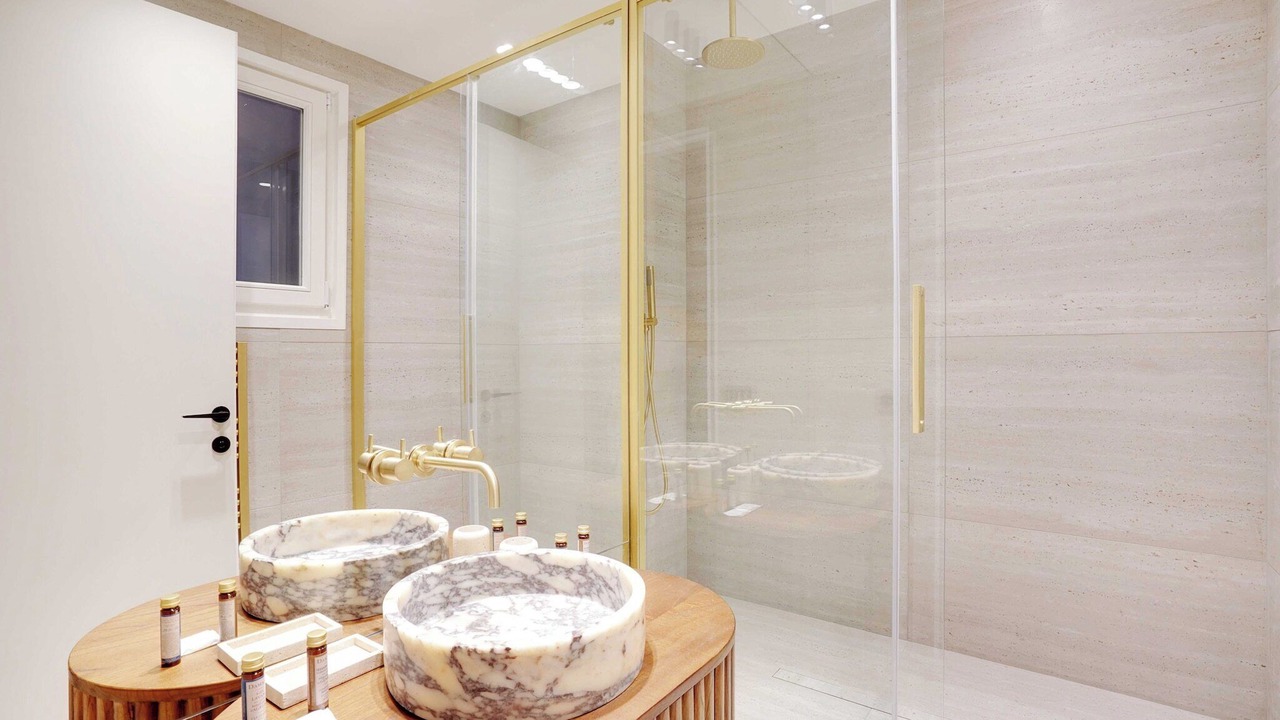 Photo of Bathroom in 8th Arrondissement