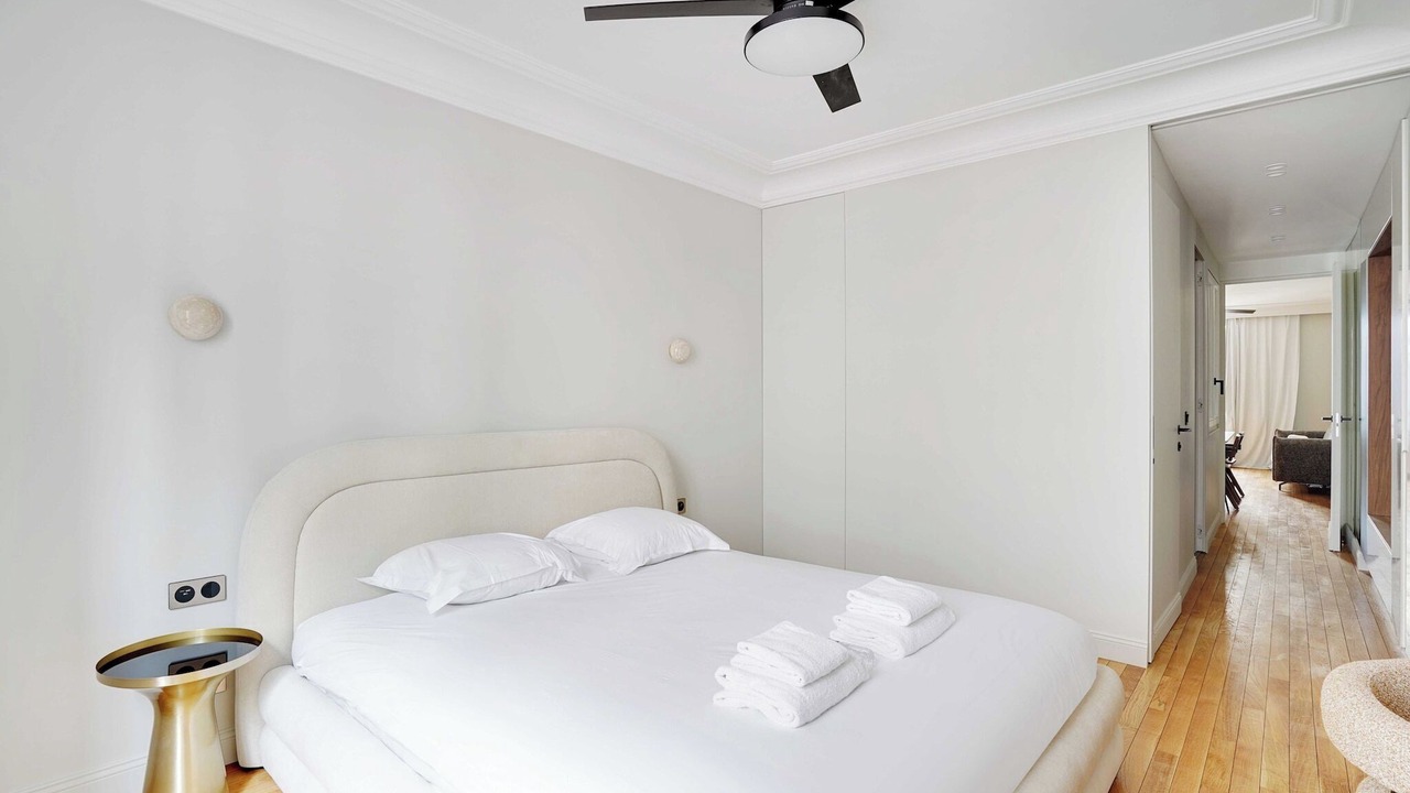 Photo of Bedroom in 8th Arrondissement