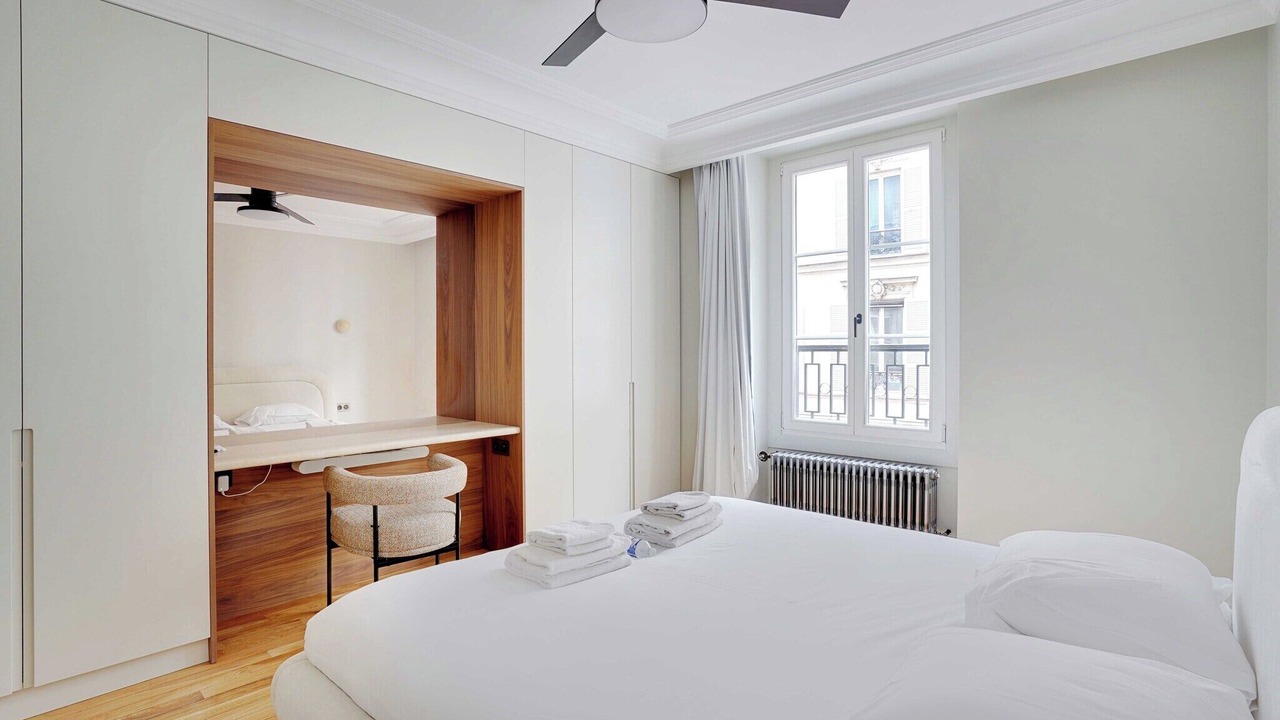 Photo of Bedroom in 8th Arrondissement