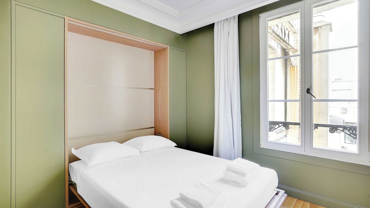 Photo of Bedroom in 8th Arrondissement