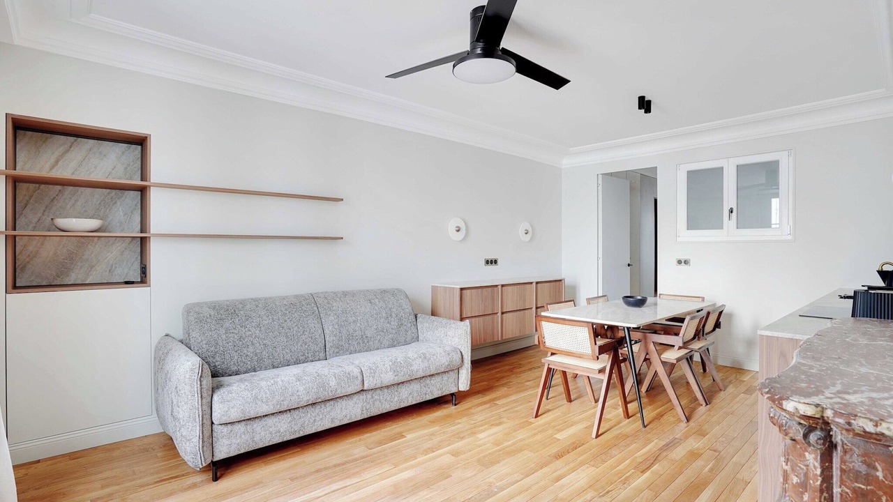 Photo of Livingroom in 8th Arrondissement