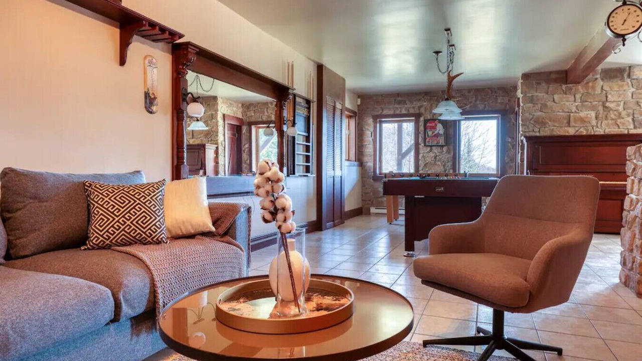 Photo of Livingroom in St-Adolphe-d'Howard