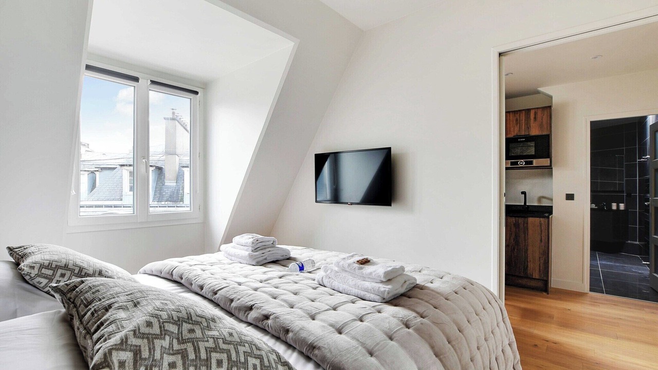 Photo of Bedroom in Chaillot
