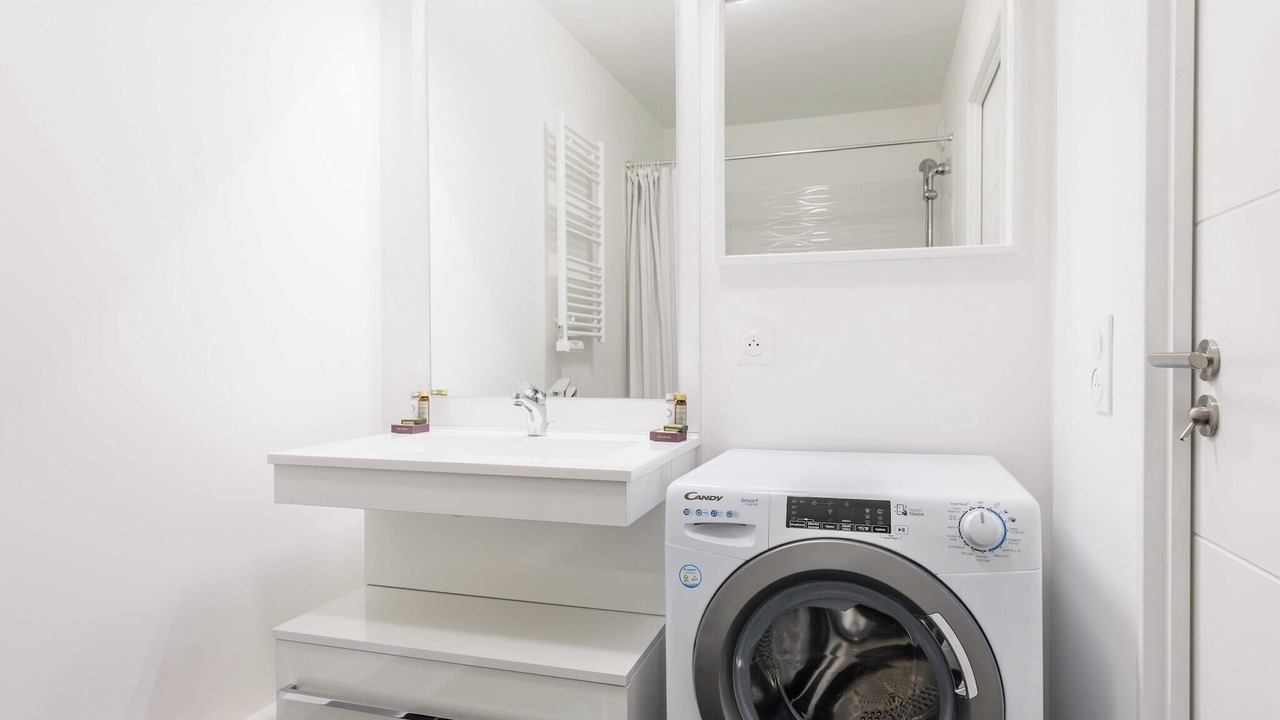 Photo of Bathroom in Les Puces de Saint-Ouen